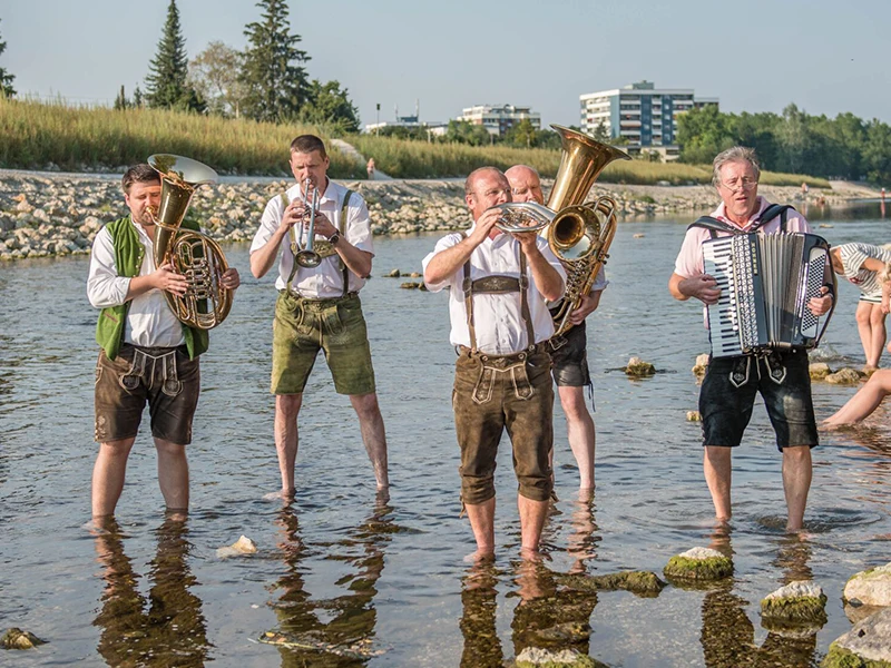 Schwäbische Brotzeitmusikanten | Riegele