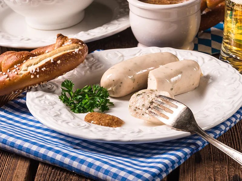 Weißwurstfrühstück im Biergarten  | Riegele